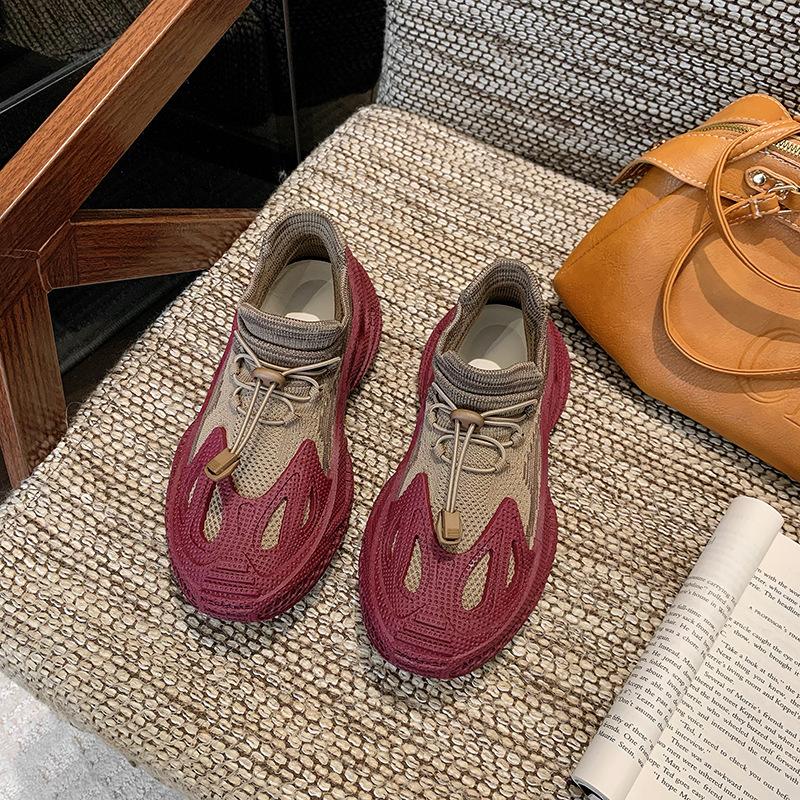 Sommer atmungsaktive Mesh-Schuhe Damen 2025 neue dicksohlige vielseitige Fly-Woven Sportschuhe weiche Teenager höhenvergrößernde Papa Trendschuhe