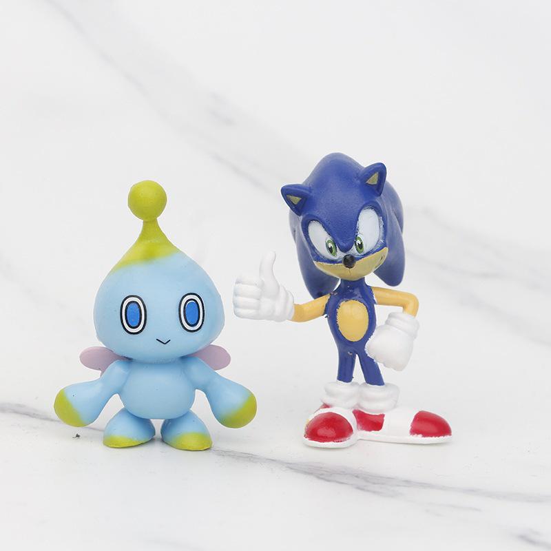Sonic the Hedgehog Action Figure: Cake Decoration & Claw Machine Toy