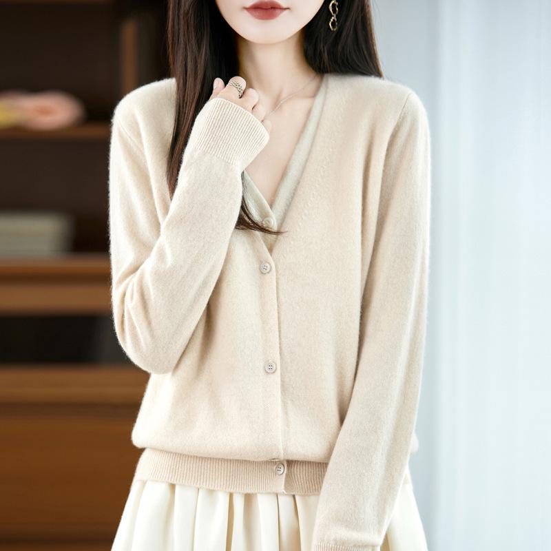 Women's Plus Size V-Neck Knit Wool Cardigan - Long Sleeve Sweater for Autumn and Winter