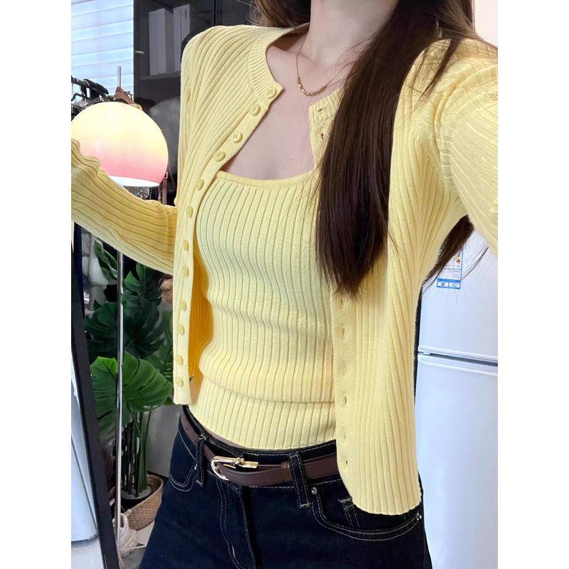 

Design Yellow Short Outdoor Knit Outerwear Women Spring Slim fit Sling Cardigan Vest Niche Two-piece Set