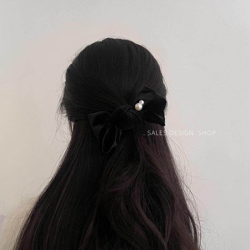 Korean Velvet Pearl Bow Hair Tie: Chic Autumn/Winter Headwear for Women