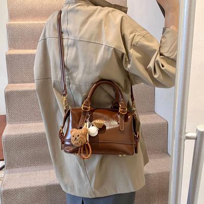 Premium Retro Small Bag Women's New Versatile Messenger Bag Fashion Portable Pillow Bag