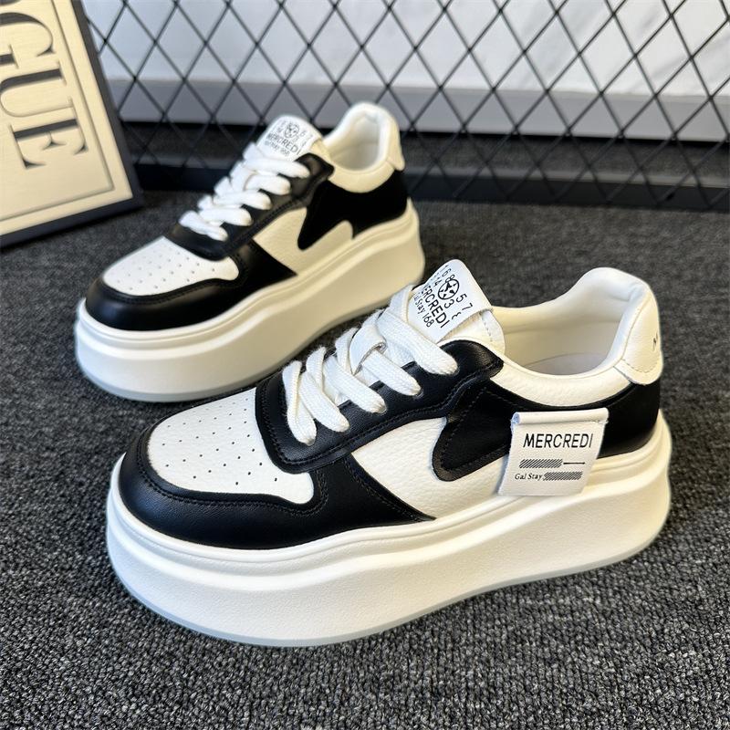 

Thick-soled versatile and high-white shoes for women s 2025 new summer popular sports shoes for women s niche high-end board shoes 35 чёрный