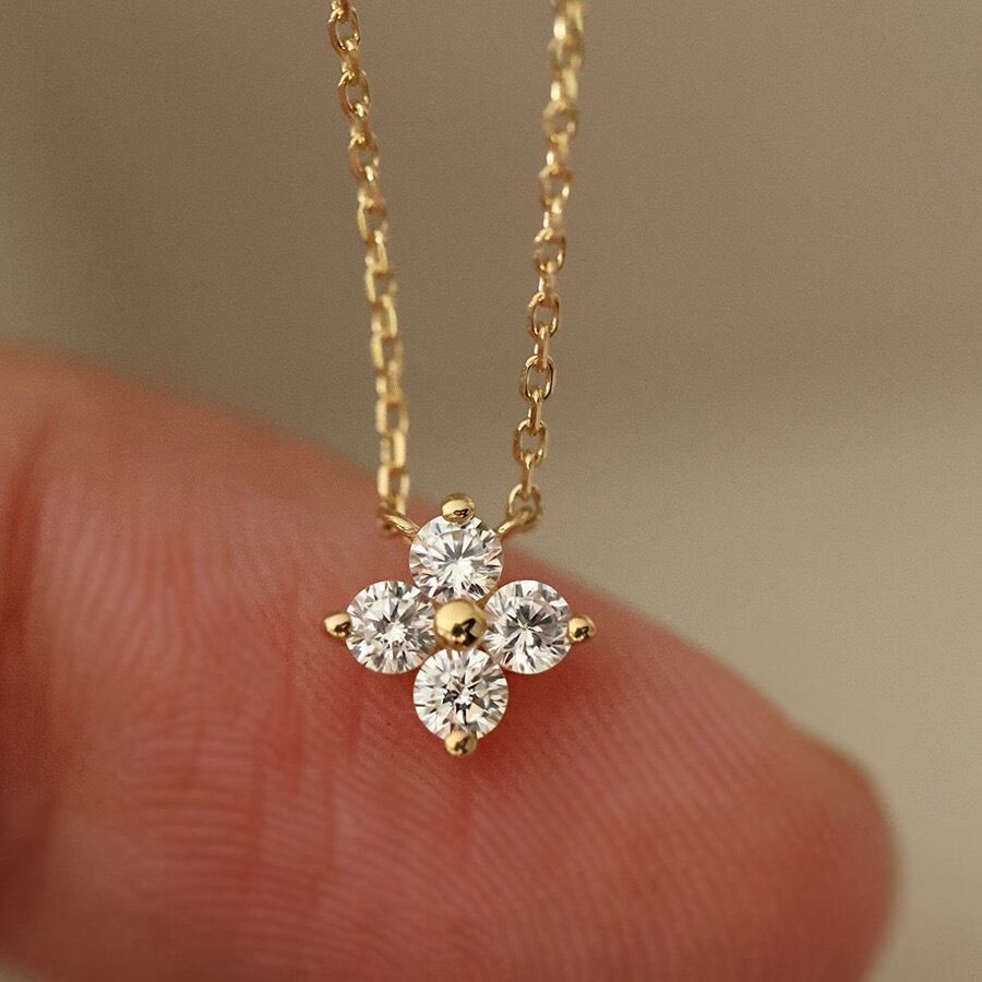 Light Luxury Old Money Style Four Leaf Clover Necklace for Women, Popular and Versatile Fashion Necklace