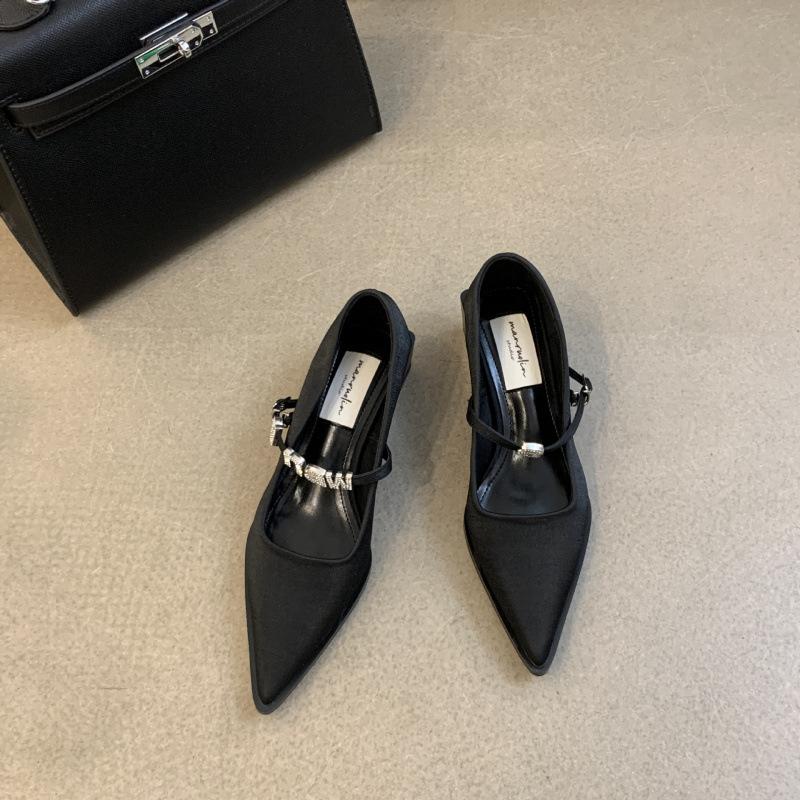 Franska Mary Jane-skor med tjock klack vår och höst damskor 2025 nya populära spetsiga små läderskor kväll silver enkelskor