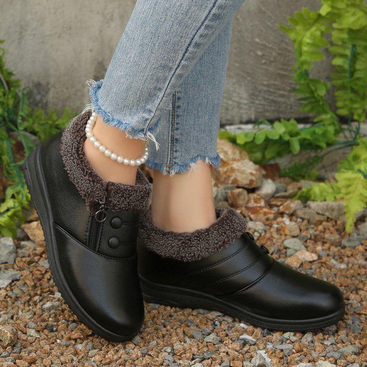 Winter New Warm Velvet Thickened Short Boots Soft Sole Mother Non-slip Leather Shoes Side Zipper Design Thickened