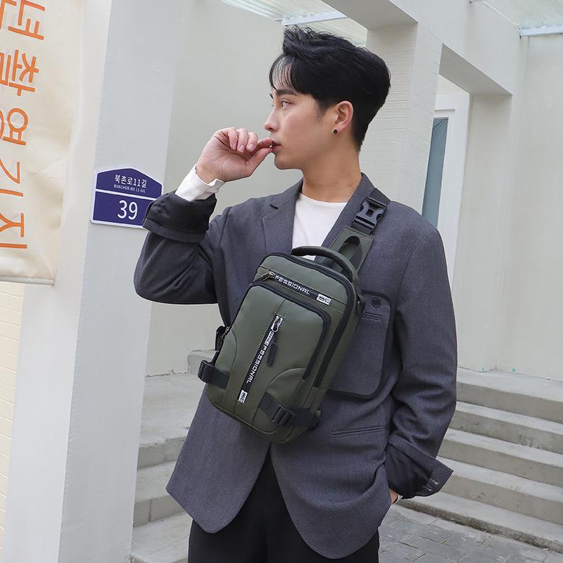 Vielseitige wasserdichte Crossbody-Brusttasche für Herren - Trendig, Lässig, Kleiner Rucksack aus Weltraumstoff