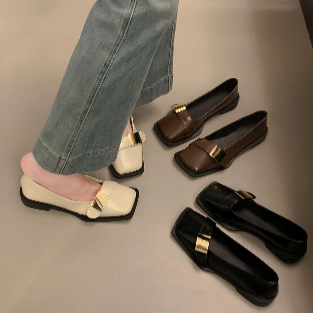 Retro britisk stil metallspenne enkle sko 2024 nye firkantet tå myk såle komfortable loafers damesko pedal små skinnsko