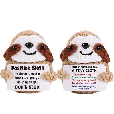 1PC Decorazione Scrivania Bambola Brado Fatta a Mano Supporto Emozionale Uncinetto Regalo Festivo Figurina Lavorata a Maglia Ornamento Finito con Biglietto