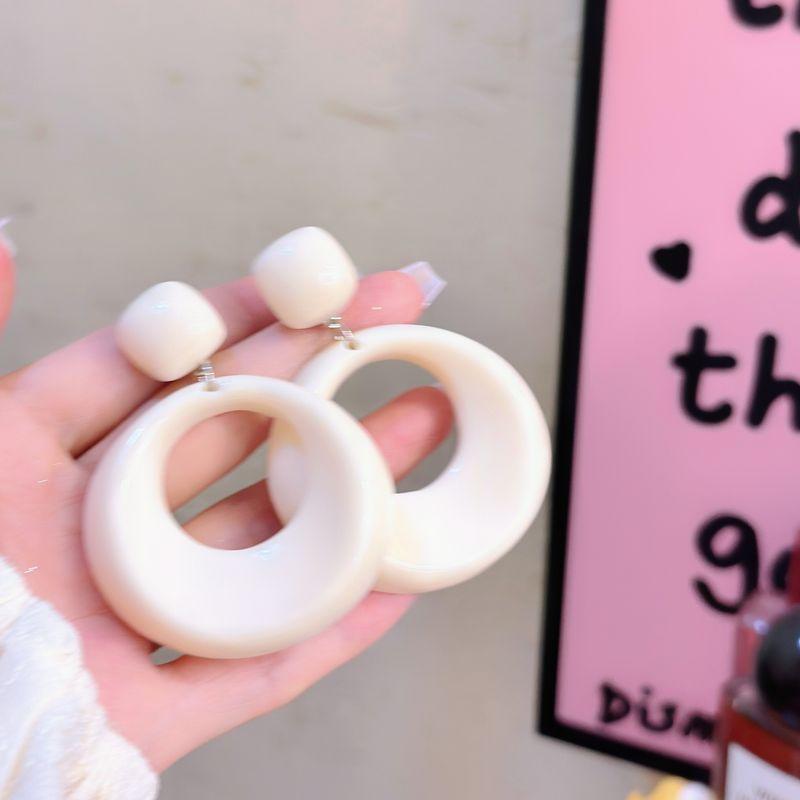 

Hong Kong Style Retro Modern Earrings for Women Fancy Slim Looking Elegant Stud Earring 2025 Best Selling Internet Hot New Dignified Ear Clips Ear clip