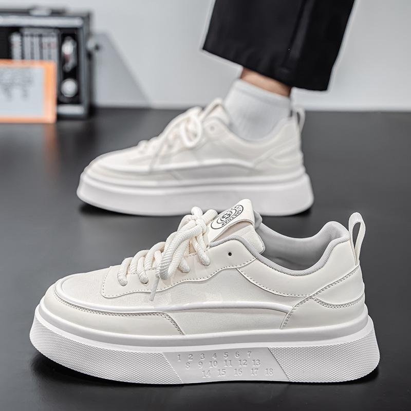 Herrenschuhe 2025 neu Herbst atmungsaktiv vielseitig Freizeitschuhe leicht weiche Basisplattenschuhe verschleißfest Sport kleine weiße Schuhe Herren