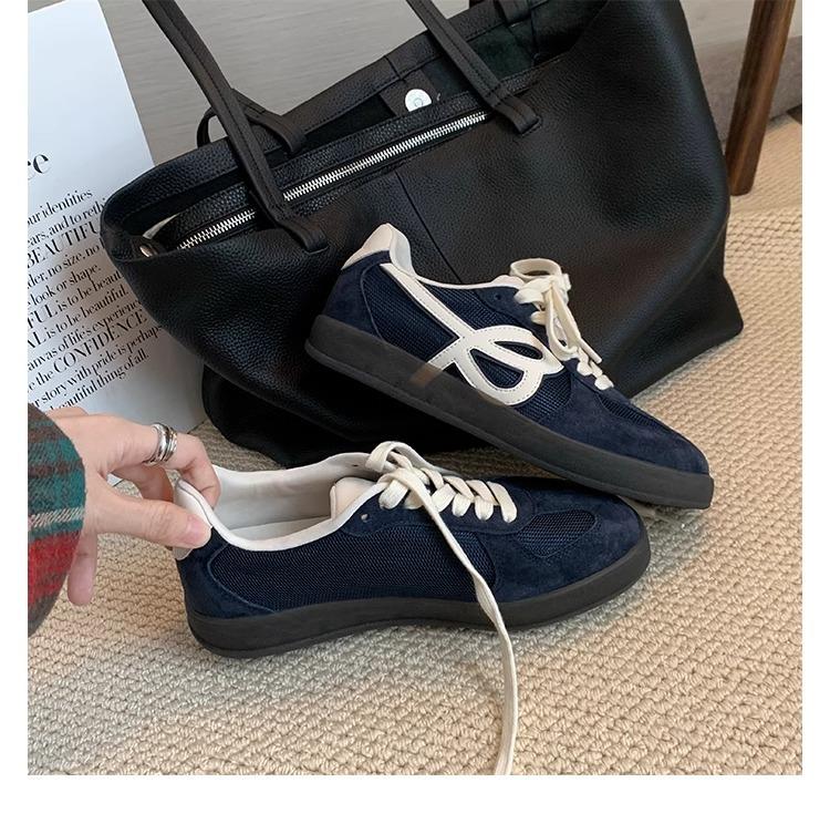 Grape mother leather sports little white shoes retro breathable round head lace-up thick sole heightening lightweight German training board shoes w