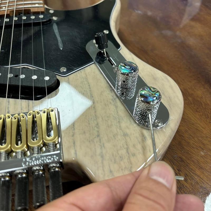 Pack of 2 Standard Guitar Knobs Potentiometer Caps Suitable for Various Models Features Tool Frees Quick Installation