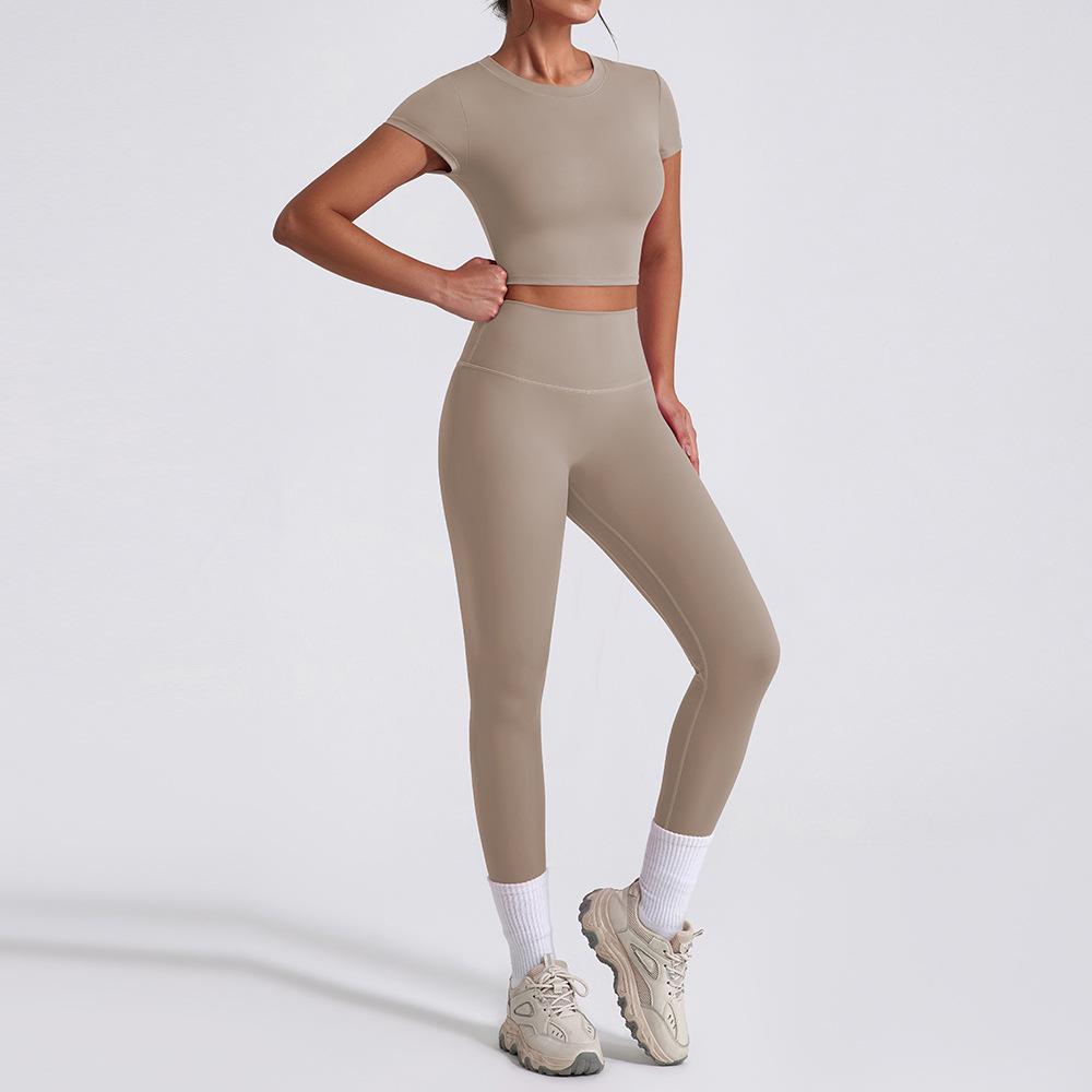 Sleek Yoga Set: Moisture-Wicking, Quick-Dry, Beautiful Back, Nude Feel, Two-Piece for Training & Running