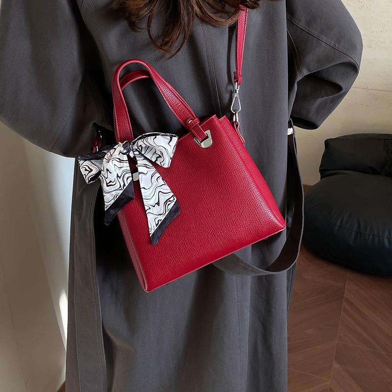 PU Women's Handbag Crossbody Bag Commuter Tote Bag