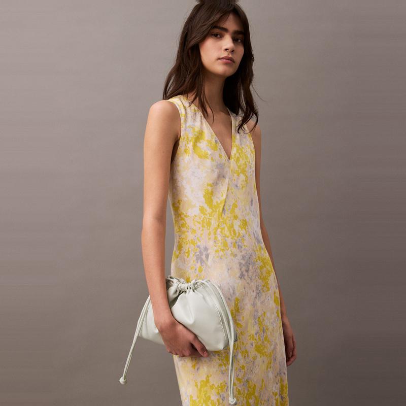 Calvin Klein shoulder bag SS25 Casual Elegant Sweet Commuting Letter Crossbody Blouson Cloud Lucky Mixed Material Medium Women's GN9-Moonlight White