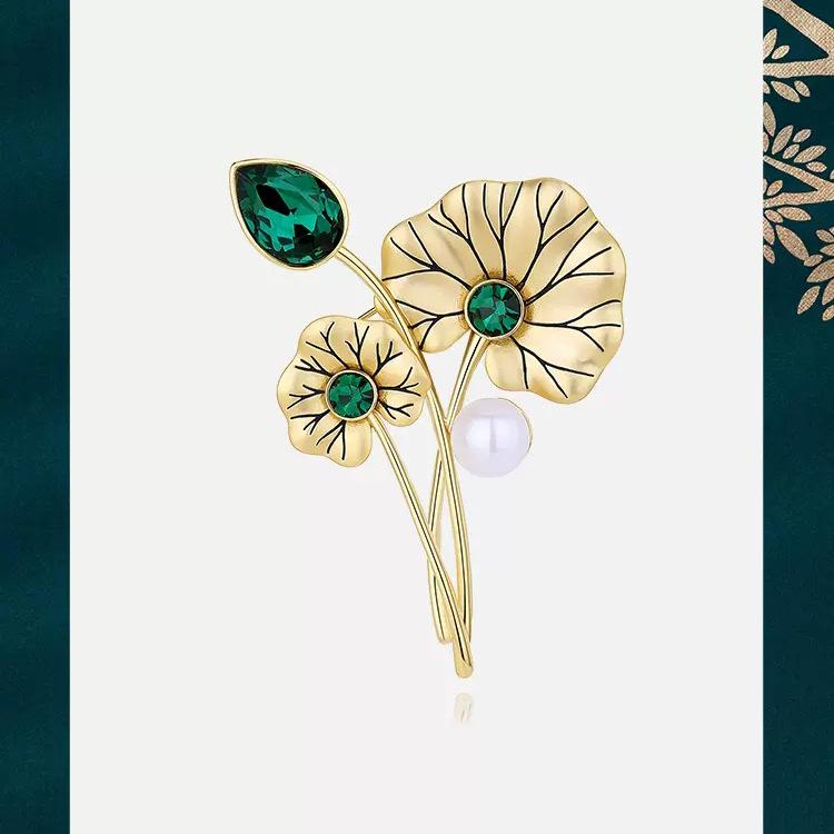 Retro Qingqing Lotus Brosche, Vielseitige und elegante Perlen-Lotusblatt-Brosche, Leichter Luxus und Nischen-Design-Sinn-Brosche