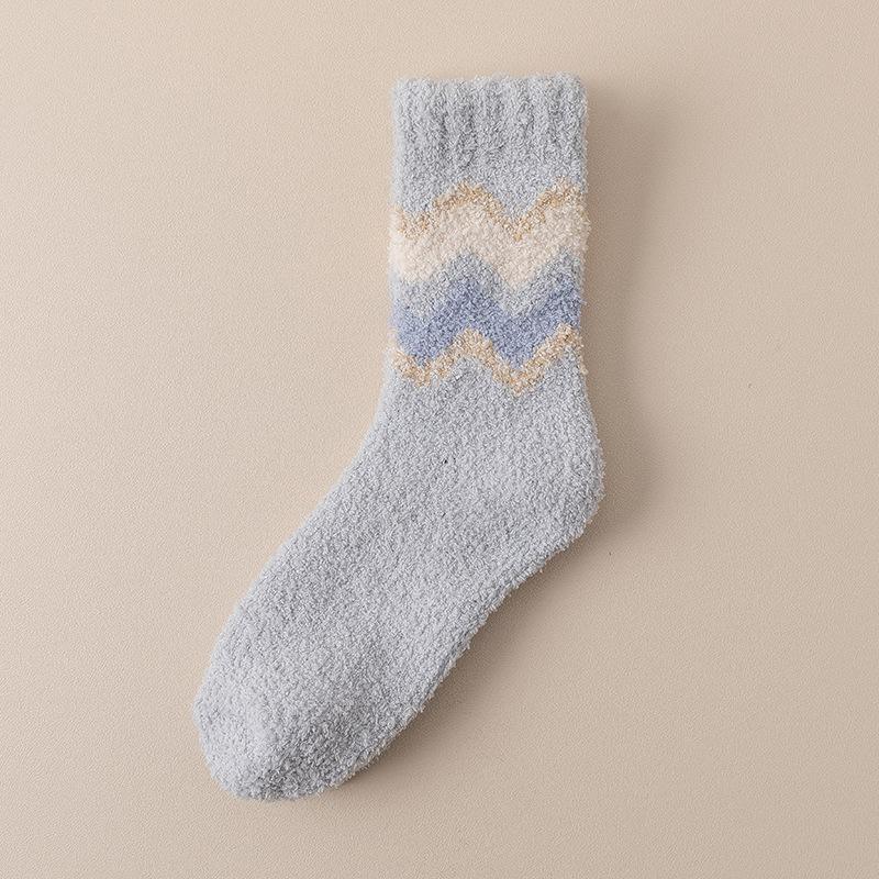 Female Autumn and Winter Thickened Warm Stripe Absorbs Perspiration Home Floor In Tube Socks
