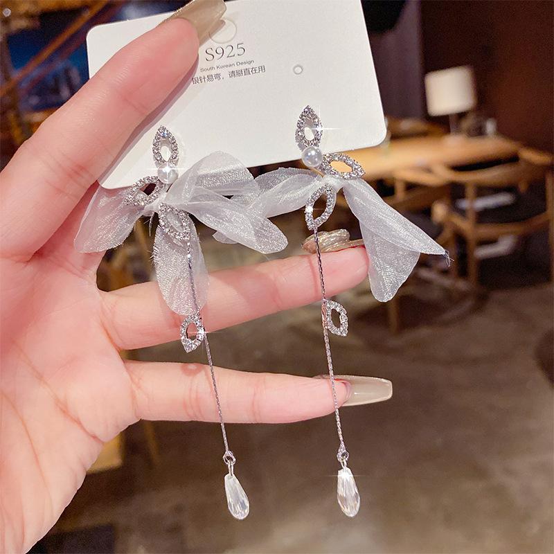 Super Fairy Gauze Flower Diamond Earrings Female New Online Celebrity Ear Jewelry Temperament Long Crystal Tassel Earrings.