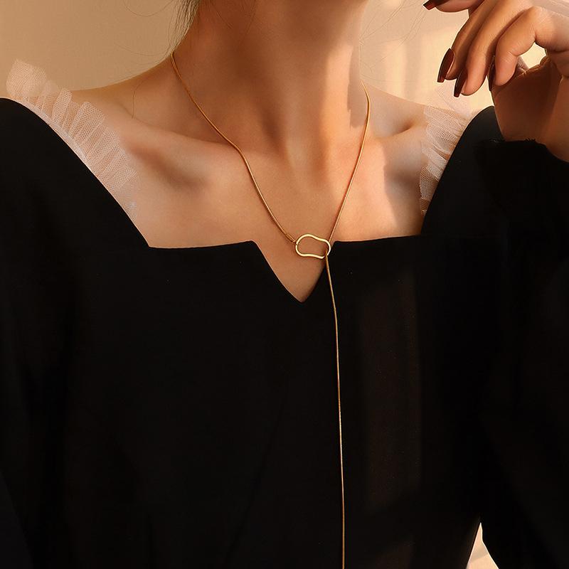 Hot Selling Geometric Ball Tassel Adjustable Winter Sweater Necklace Titanium Steel Sweater Chain for Women