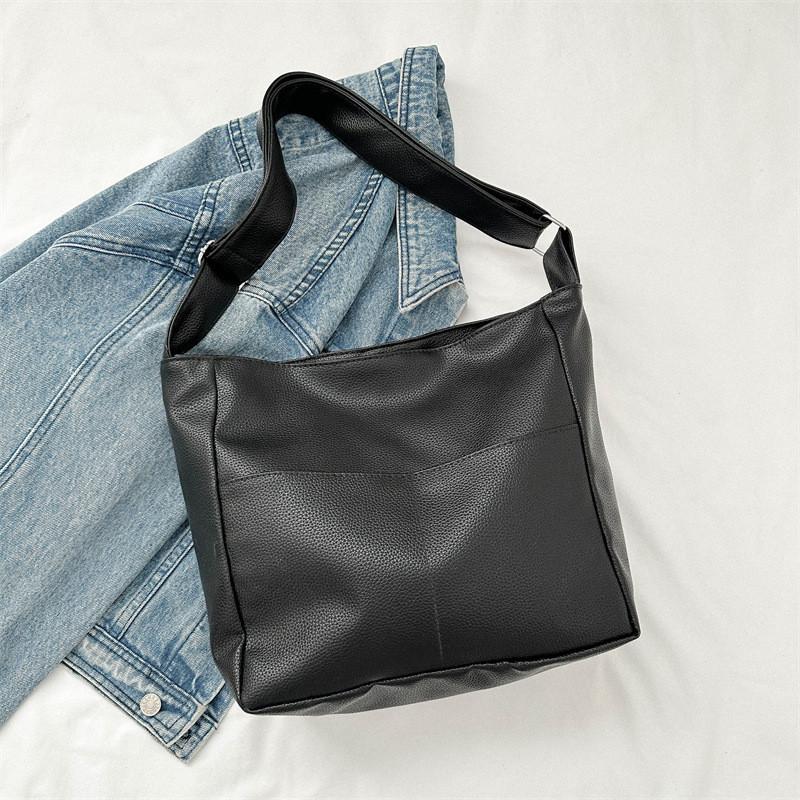 Stylish And Versatile Large Capacity Tote Bag For Women With Unique Vintage Charm