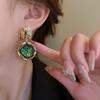 Boucles d'oreilles pendantes géométriques de style européen, boucles d'oreilles pendantes baroques vertes pour femmes et filles, bijoux de mode INS, cadeaux