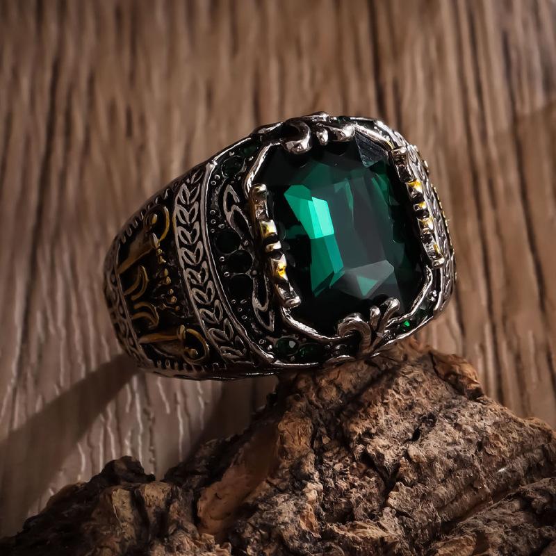 New Men's Luxury Ring Personalized Retro Domineering Green Gemstone Domineering Ring To Attend The Banquet Party Jewelry Daily W