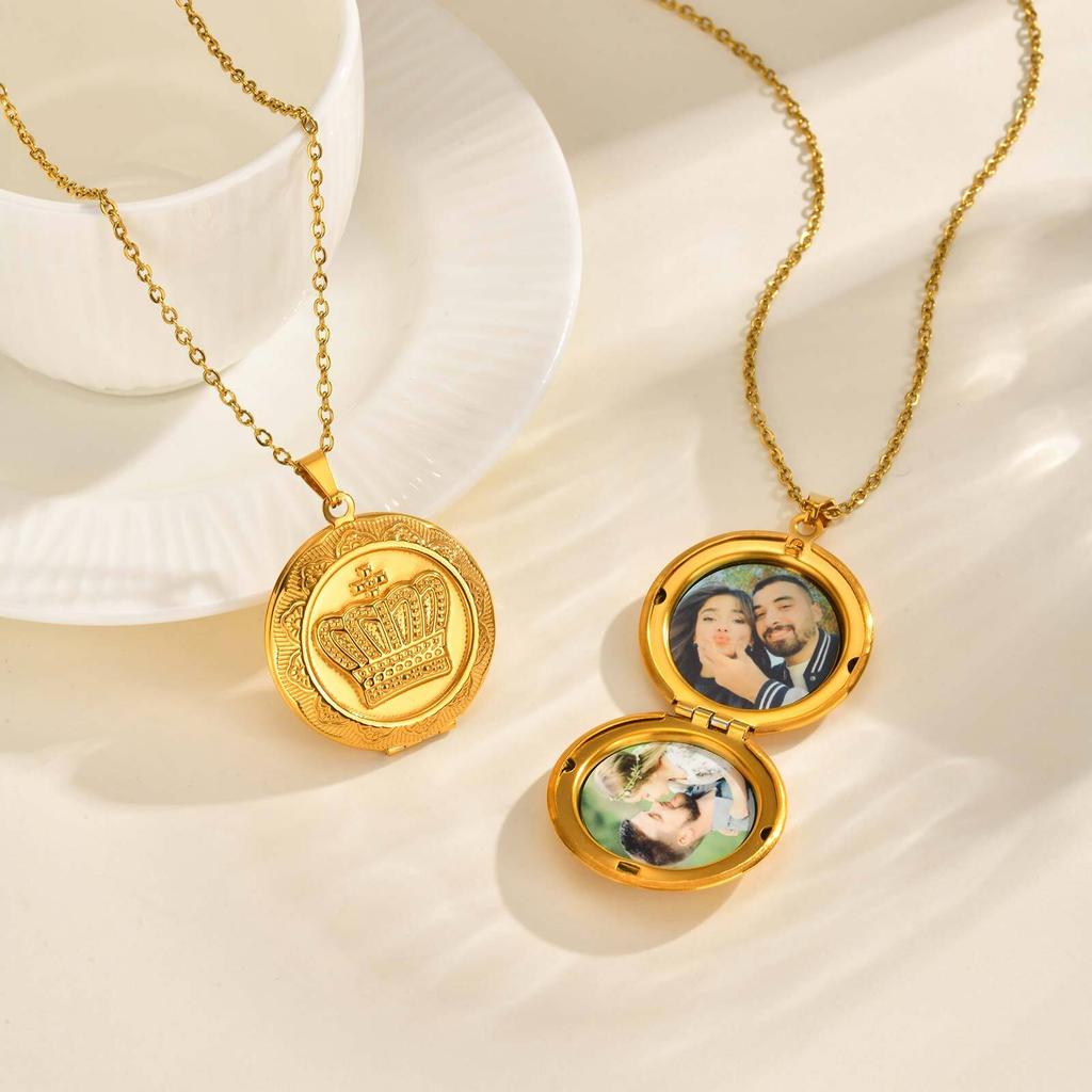 Personalized Photo Necklaces, Stainless Steel Crown Custom Memory Keepsake Picture Hold Pendant Necklace for Women