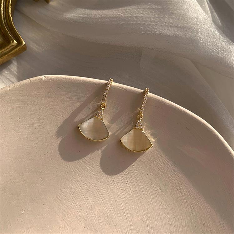 

Серьги-пусеты в виде ракушек в форме веера Кошачий глаз 2021 для женщин - Корейский дизайн золотой