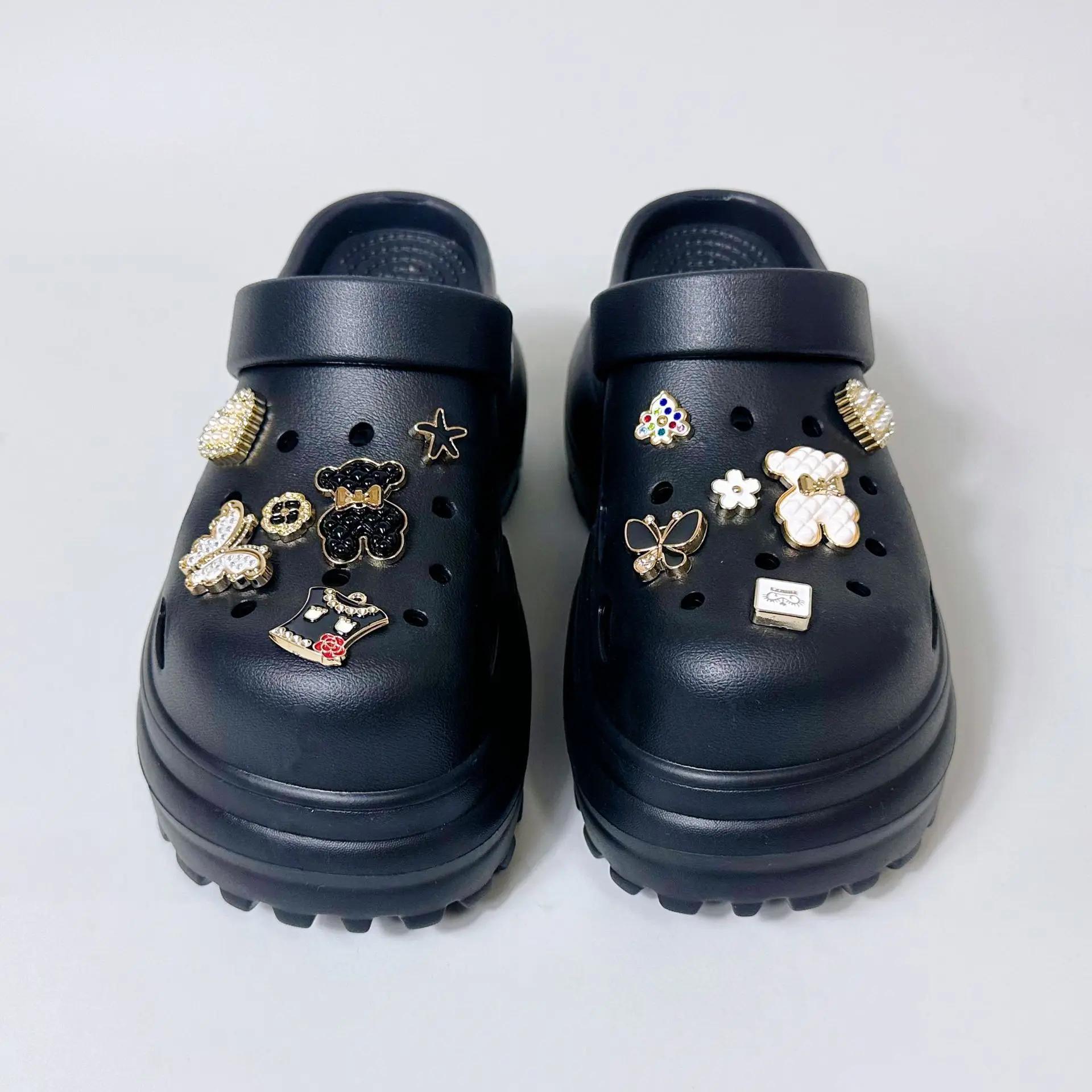 

Летние женские клоги 2025 Новые Мягкие EVA 10 см Толстая подошва Платформа Шлепанцы Удобная Садовая обувь Модные Пляжные сандалии 36-37 чёрный