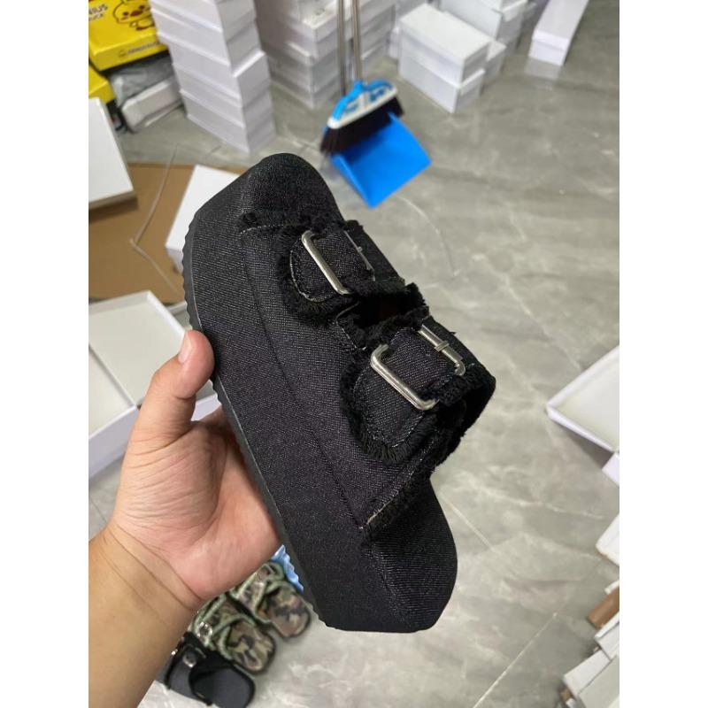 Große Knitter- und Denim-Gürtelschnallen-Sandalen für Damen, die draußen Hausschuhe mit dicker Sohle tragen