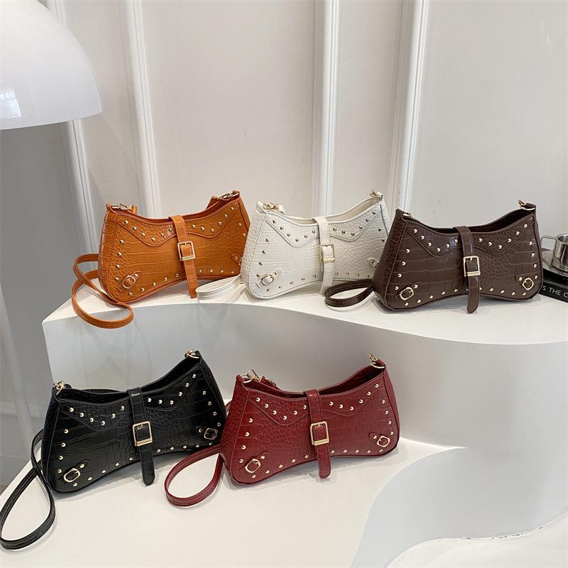 Rivet Simple Retro  Summer Personalized New Fashion Solid Color Trend Casual Shoulder Bag Underarm Bag Women
