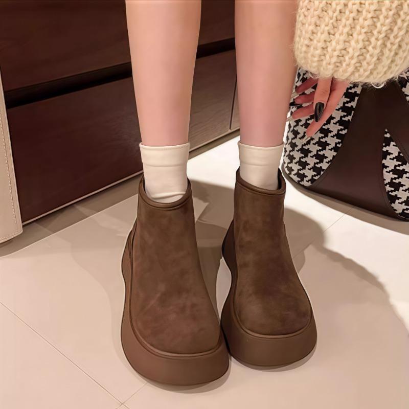 Retro thick-soled women's new small men are taller and thinner, and then zipper short boots.