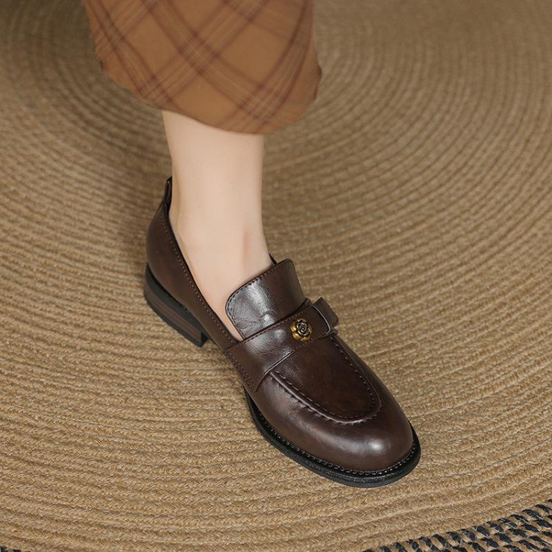 

Four seasons wear round head casual single shoes shallow mouth foot cover women s lazy shoes one pedal large size shoes new rubber soft sole 39 коричневый