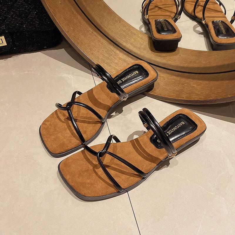 Beautiful thick heel cross-strap two wear sandals women's 2025 new summer wear temperament French one-word slippers