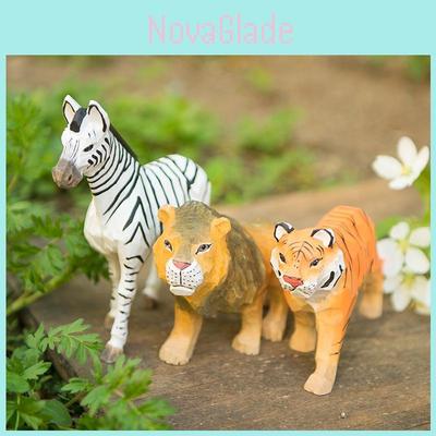 Wooden Animal Carving Decor Set With Handcrafted Art For Desktop Display And Gift Giving