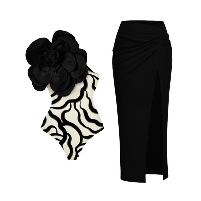 Dámské konzervativní plavky s 3D květinovým designem na plážovou dovolenou