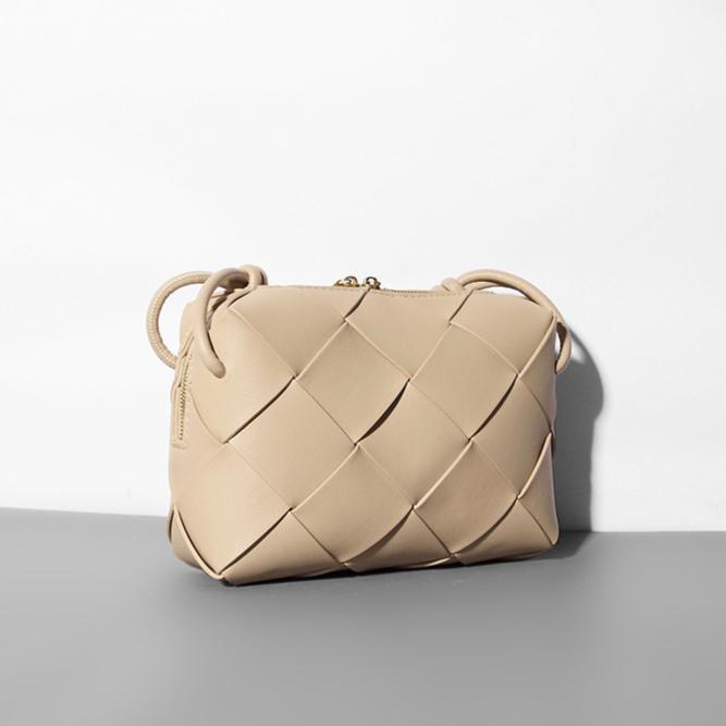 2024 New Small Bag Woven Small Square Bag Box Bag Lingge Knitting Small Cross Shoulder Mini Bag Flap Bag