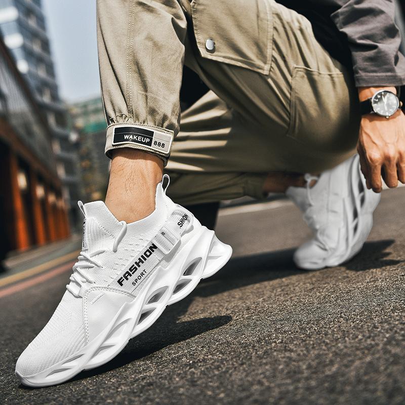 Large size new autumn running shoes breathable fly-woven mesh sports and leisure shoes blade shoes