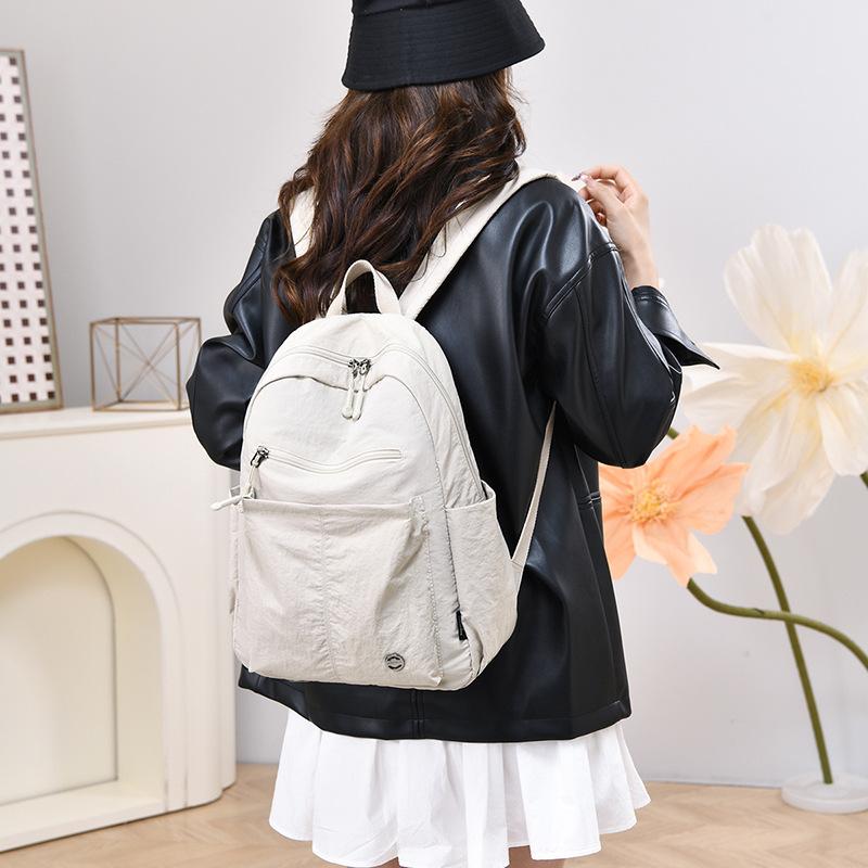 Backpack Women's Outdoor Travel Backpack Large Capacity Nylon Bag