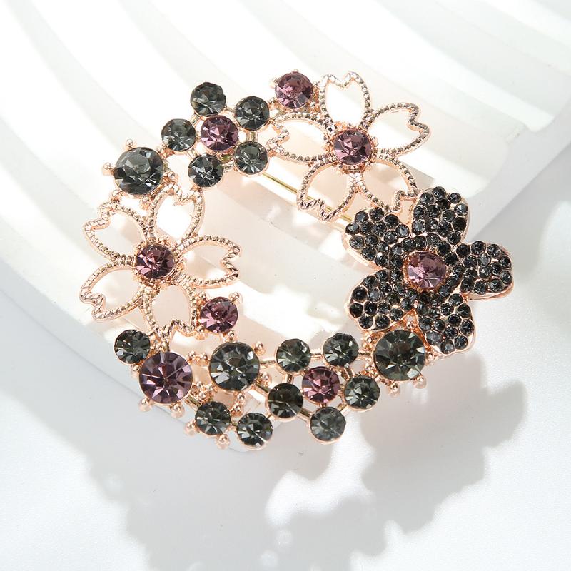 Fashion Exquisite Crystal Rhinestone Flower Brooches For Women Clothing Coat Jewelry Accessries Gifts