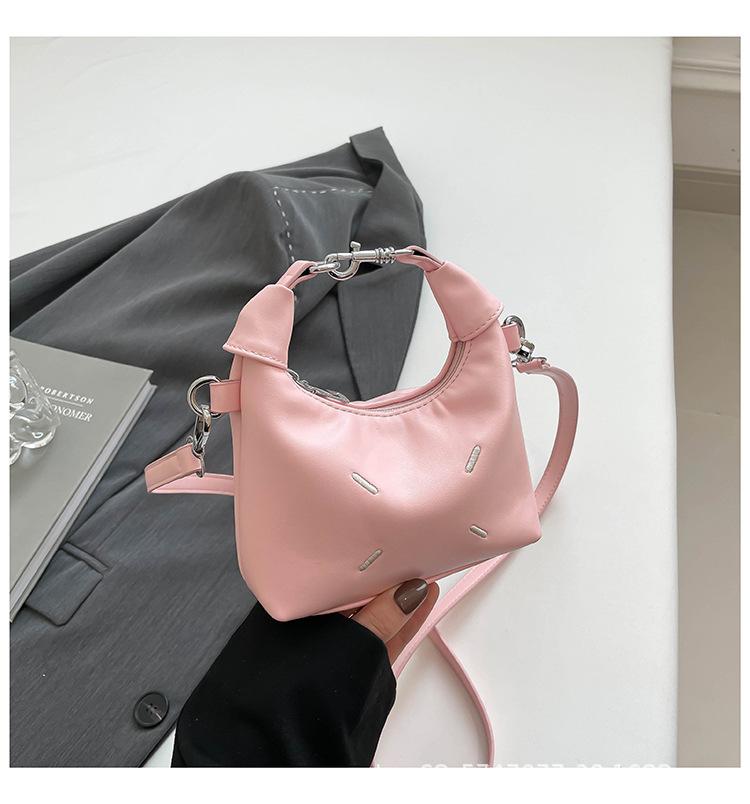 

2025 Fashion New Season Retro Large Capacity Bag Women s Casual Versatile Crossbody Bag Commuter Shoulder Armpit Bag