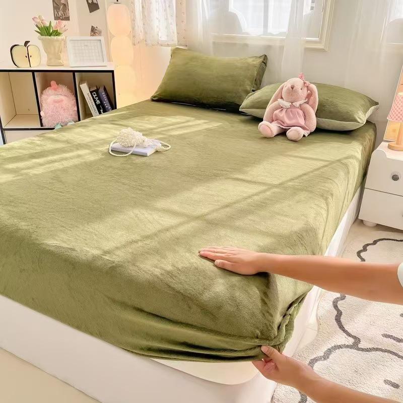 Pure Color Milk Velvet Winter Bedspread - Plush, Thick, Single Bed Sheet