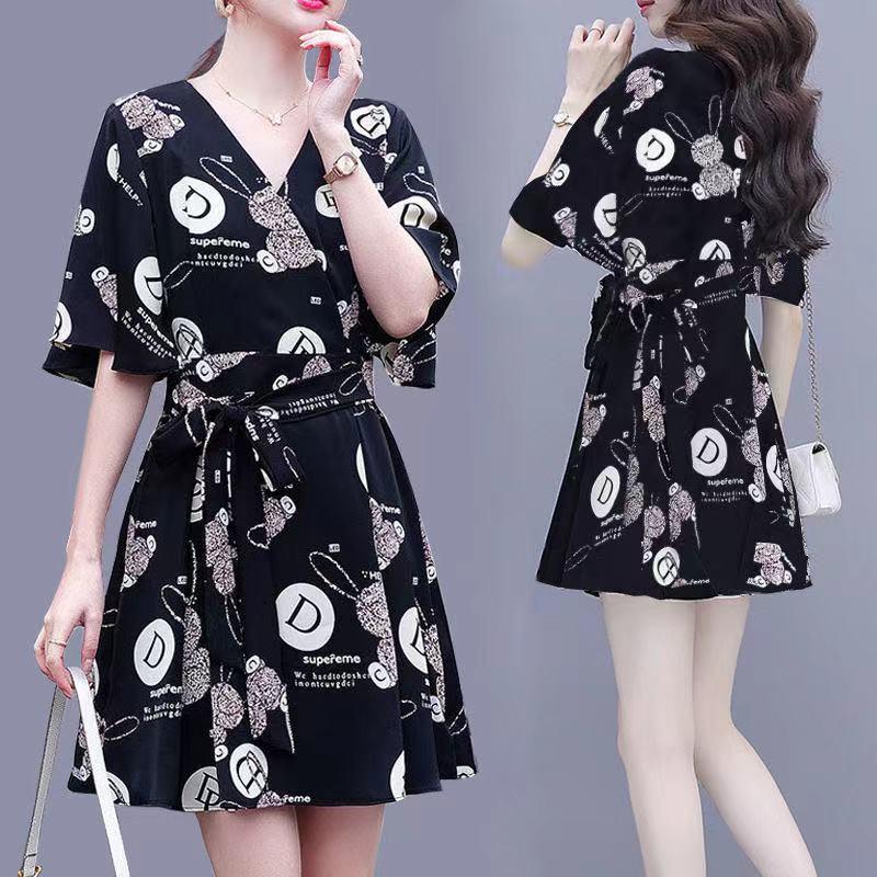 

2025 Summer Women s Stylish Slimming Two-Piece Dress Set: Trendy, Flaw-Hiding, Age-Reducing Design 2XL (Recommended 62.5-67.5 kg)