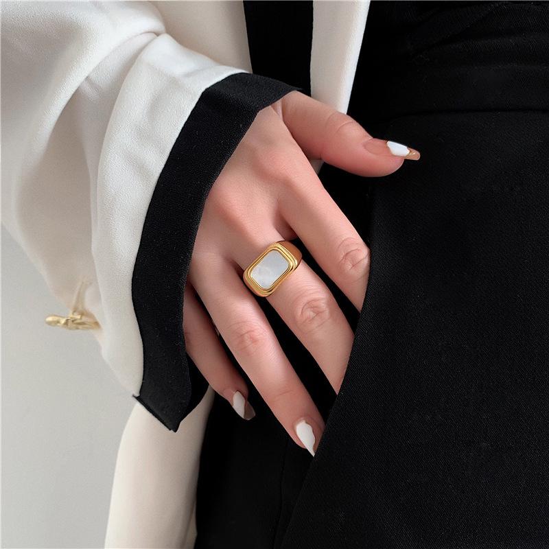 Fashion 18K Gold Plated Retro Shell Ring - European & American Style