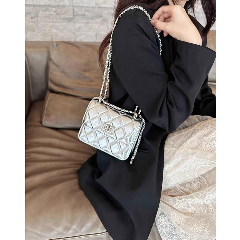 Factory Direct Sales Small Fragrance Bag Women's 2025 New Small Satchel Mini Small Fragrance Style Rhombus Chain Bag Silver Bag
