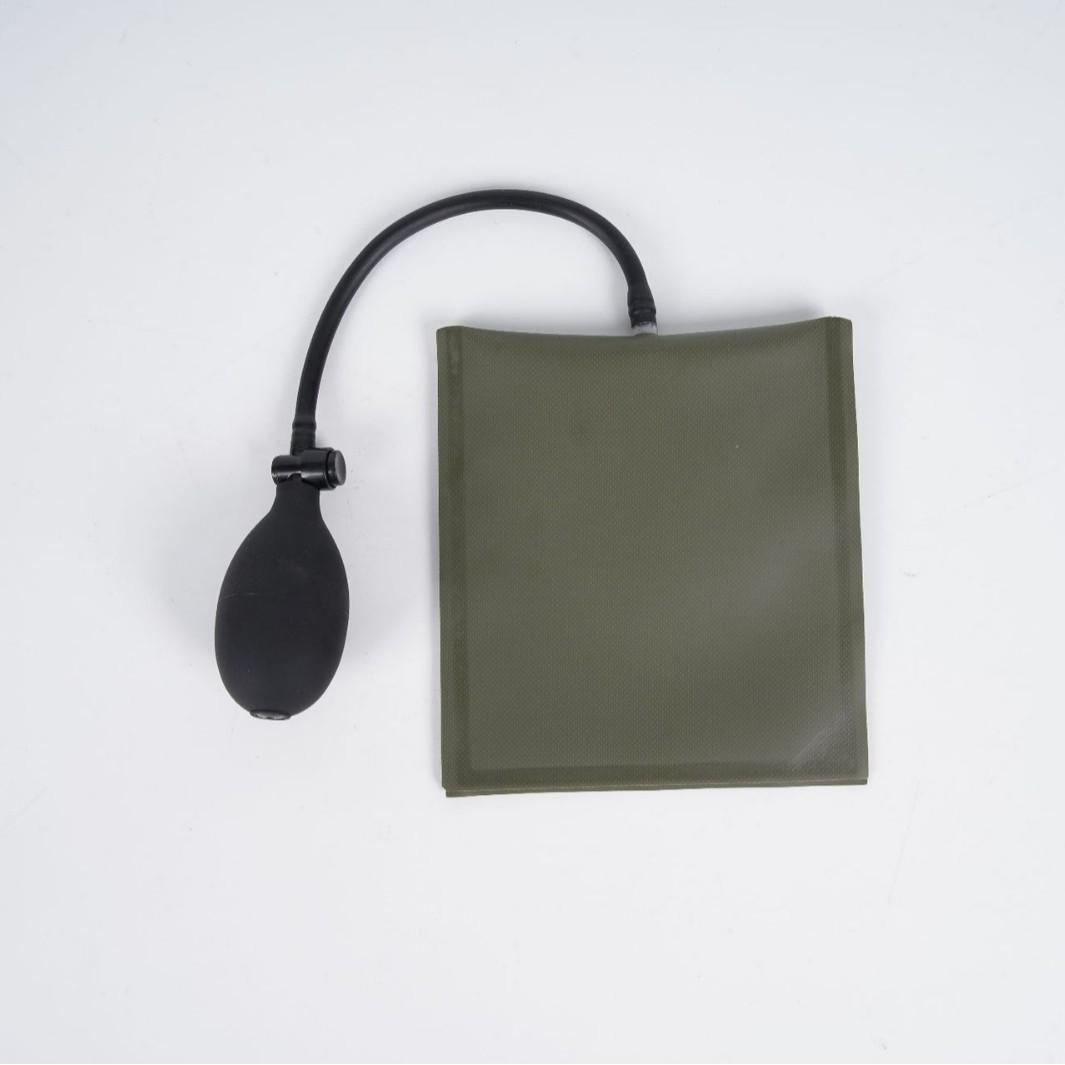 

Adjustable Airbag Tool for Auto Repairs - Green Square Design