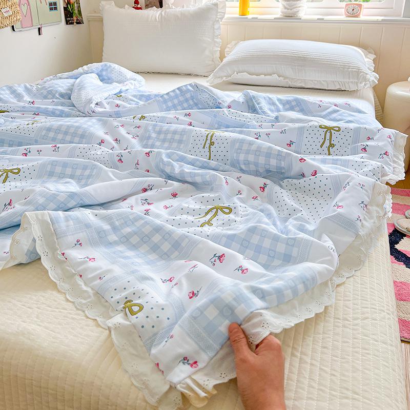 A-class Washable Cotton Summer Quilt – Floral Lace, Super Soft, Ideal for Naked Sleeping, Machine Washable, Perfect for Air Conditioning.