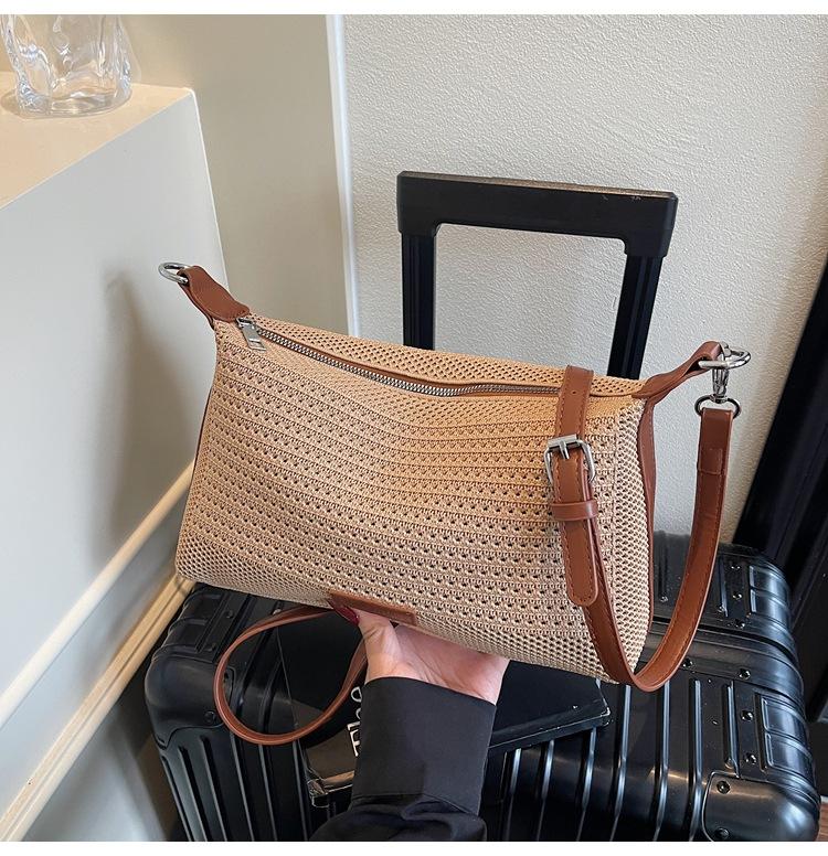 

Large capacity woven bag women s summer new casual versatile shoulder messenger bag commuter dumpling bag коричневый