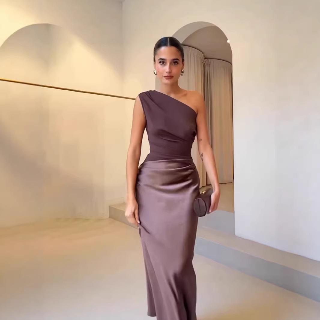 

Асимметричное Элегантное Платье Без Рукавов с Открытой Спинкой - Однотонное, Обнажающее Бедра (2025) Large темно-коричневого